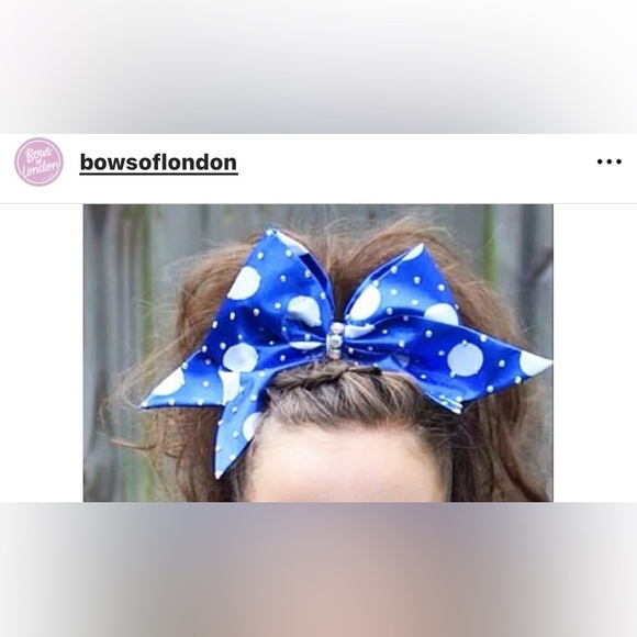 “Polly” Bows of London cheer bow - Picture 4 of 7